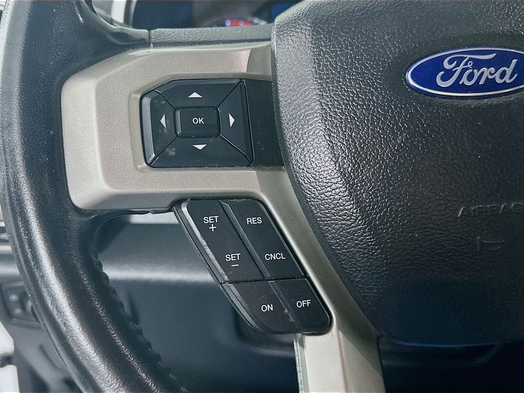 Used 2022 White Ford Lariat image 25