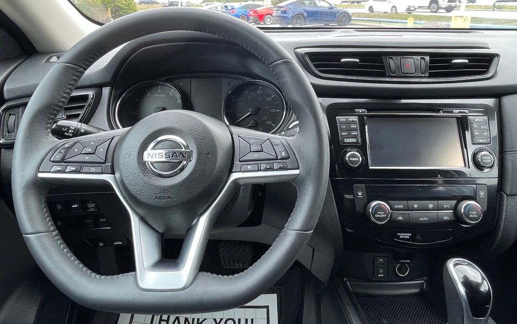 2017 Nissan Rogue SL Black at Autostrade