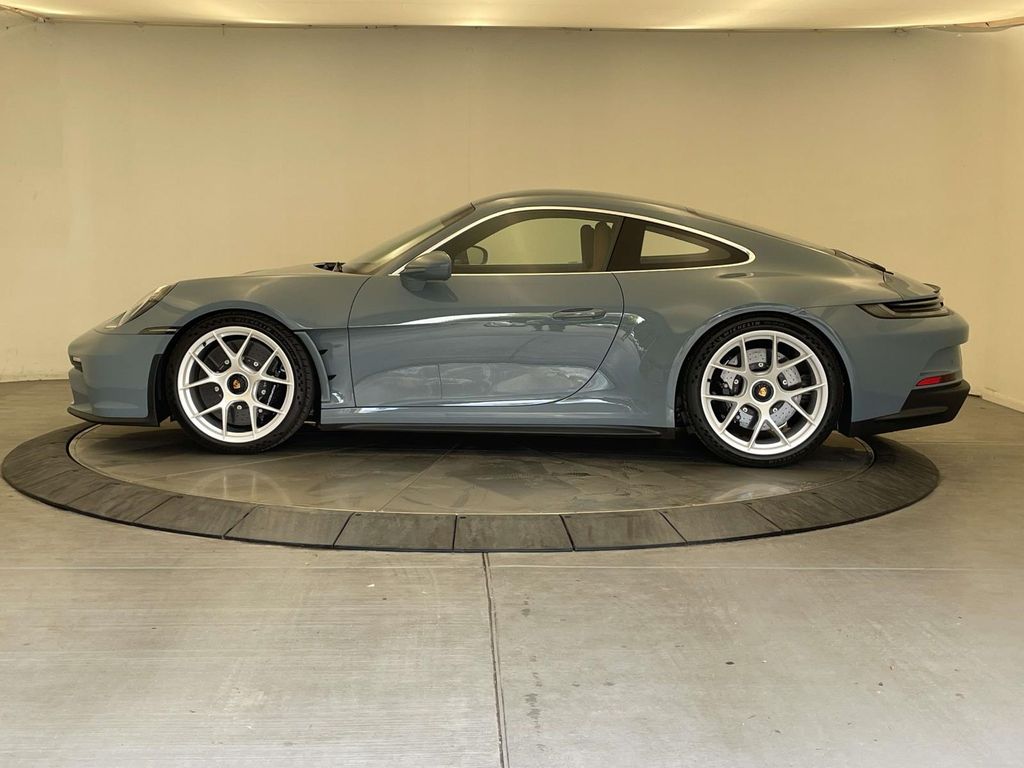 2024 Porsche 911 S/T - 1