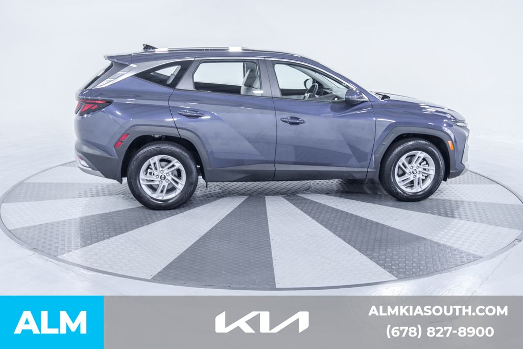 2025 Hyundai Tucson SE photo 11