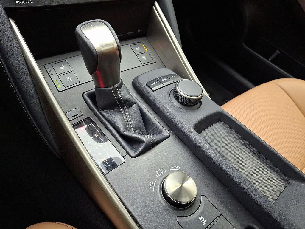 Thumbnail: 2017 Lexus IS - 15