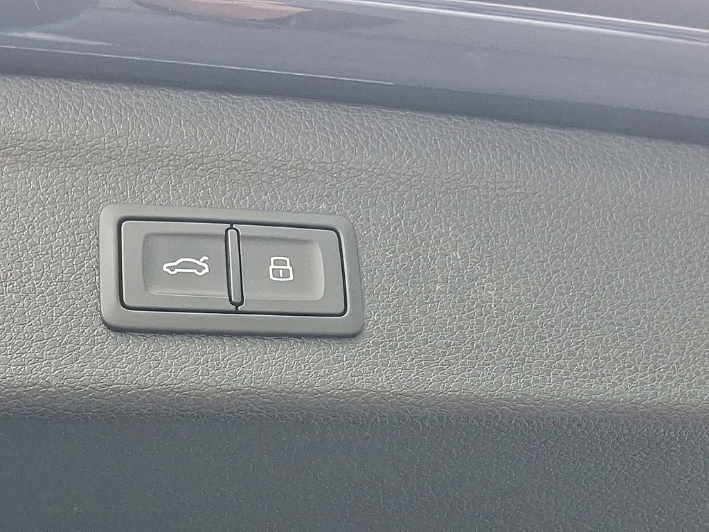 Thumbnail: 2022 Audi Q3 - 30