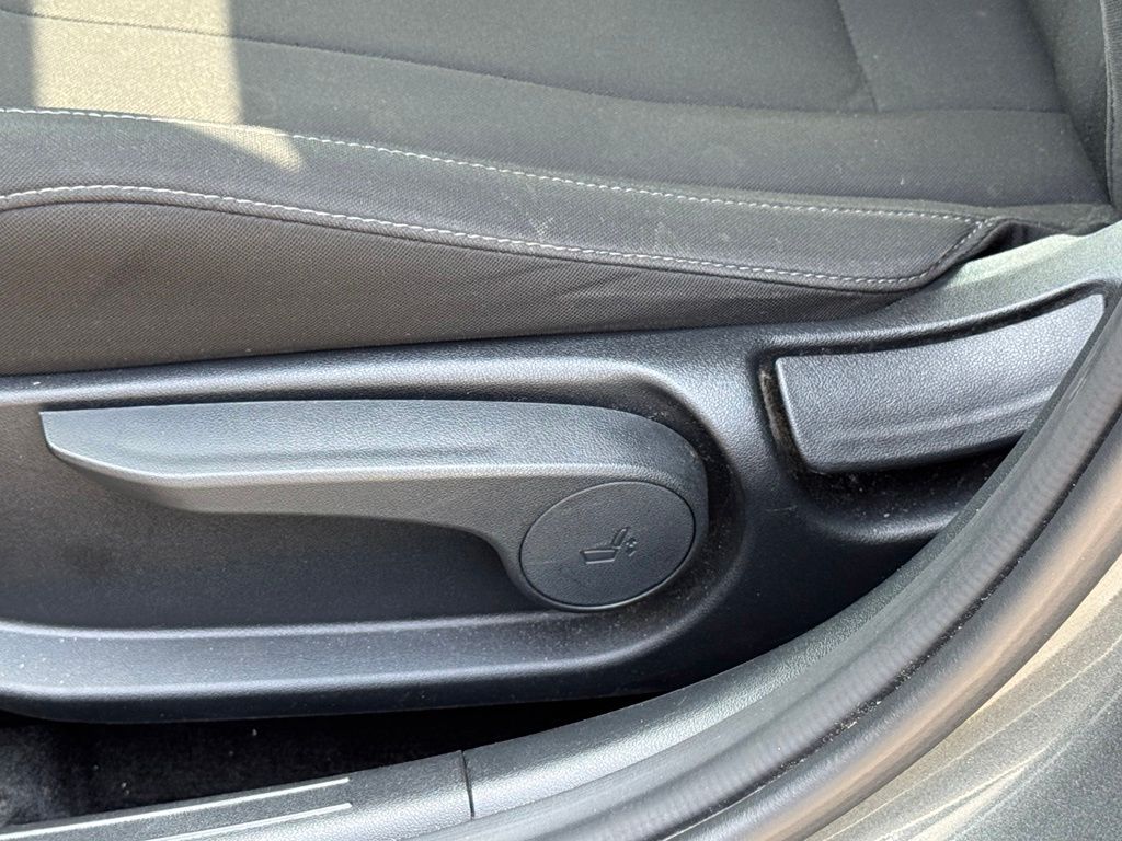 Used 2025 Hyundai Elantra Sedan