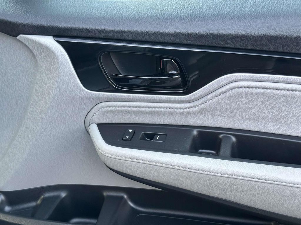 Thumbnail: 2020 Honda Odyssey - 19