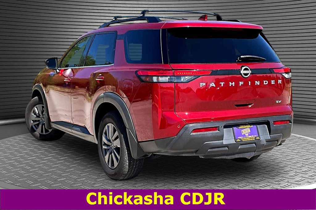 View vehicle photo 4