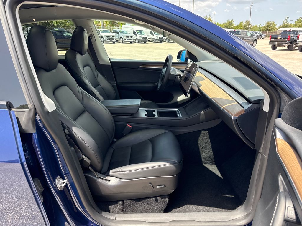 Used 2023  Tesla Performance image 22