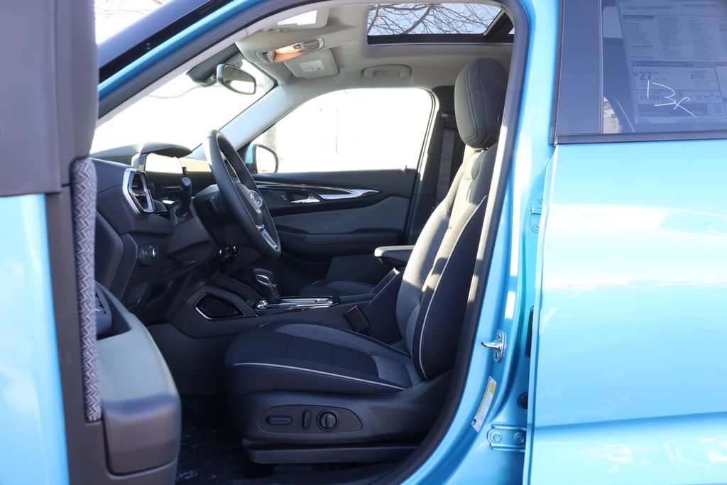 Thumbnail: 2026 Chevrolet TrailBlazer - 14