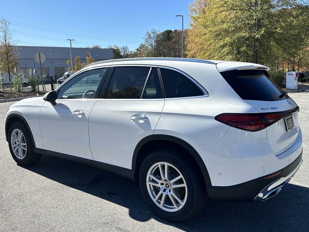 2025 Mercedes-Benz GLC GLC 300 6