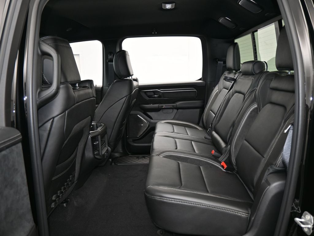 New 2026 Diamond Black Crystal Pearlcoat Ram RHO image 34