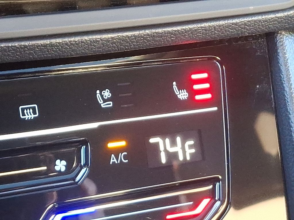 Thumbnail: 2025 Volkswagen Jetta - 25