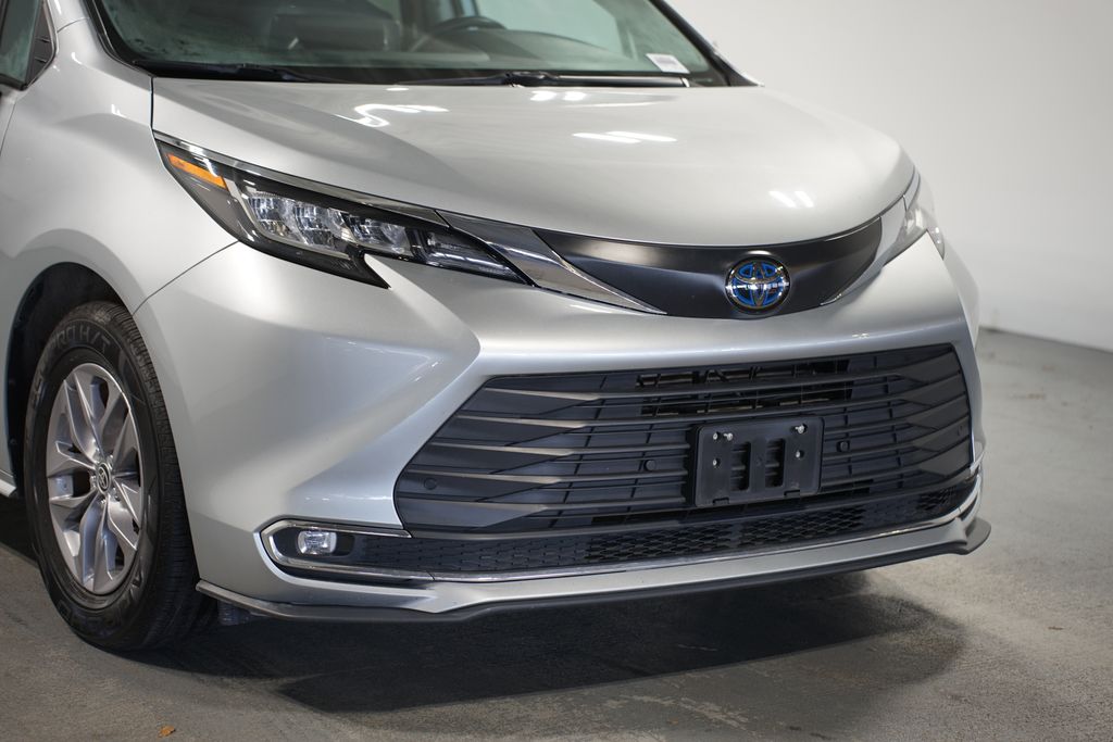 2023 Toyota Sienna XLE 4