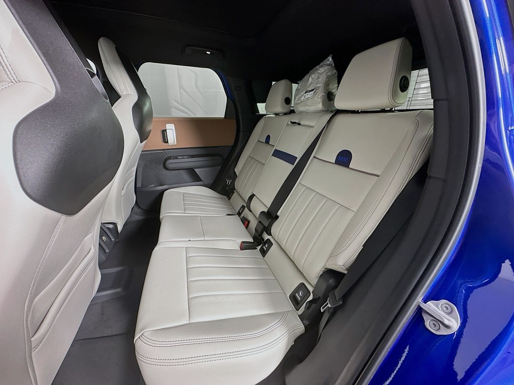 2025 MINI Cooper Countryman Base 17