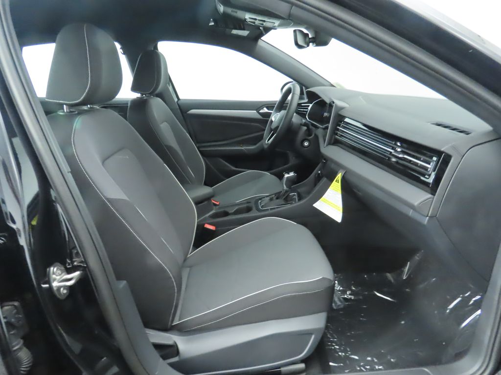 Thumbnail: 2025 Volkswagen Jetta - 20