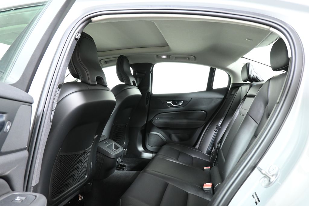 Thumbnail: 2025 Volvo S60 - 6