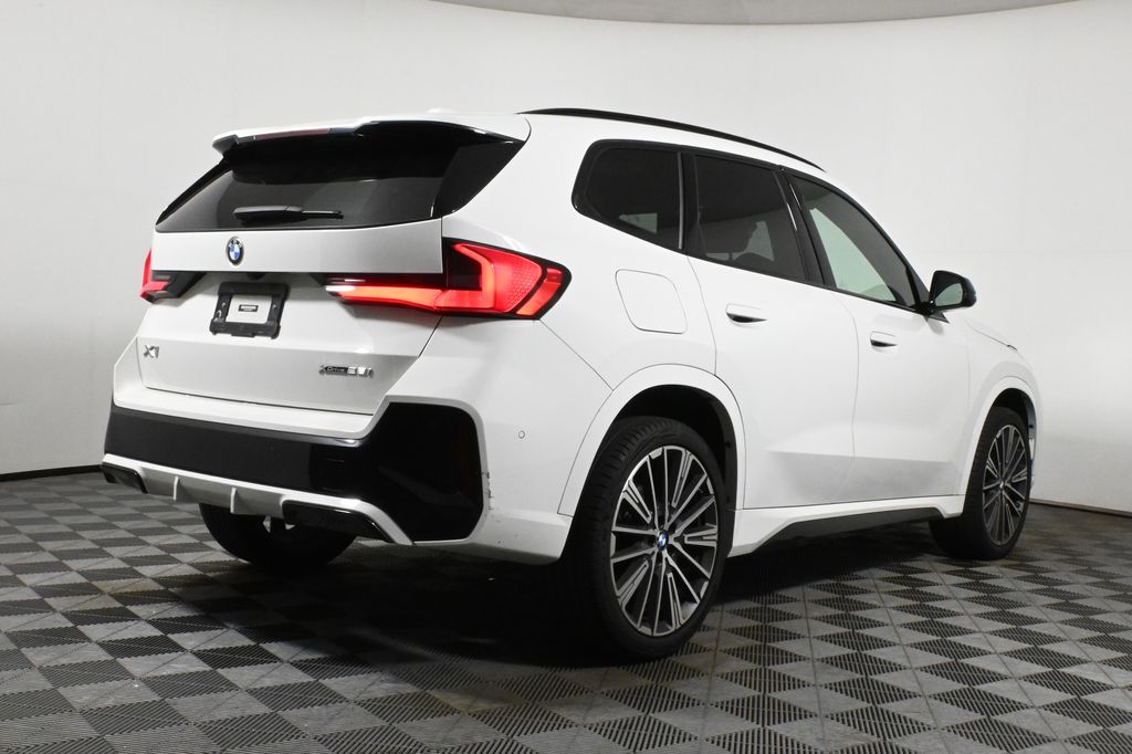 Thumbnail: 2023 BMW X1 - 6