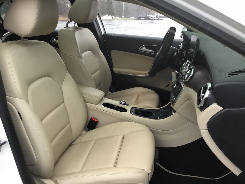 Thumbnail: 2020 Mercedes-Benz GLA - 9