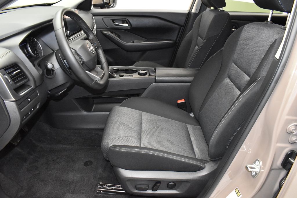 Thumbnail: 2025 Nissan Rogue - 12