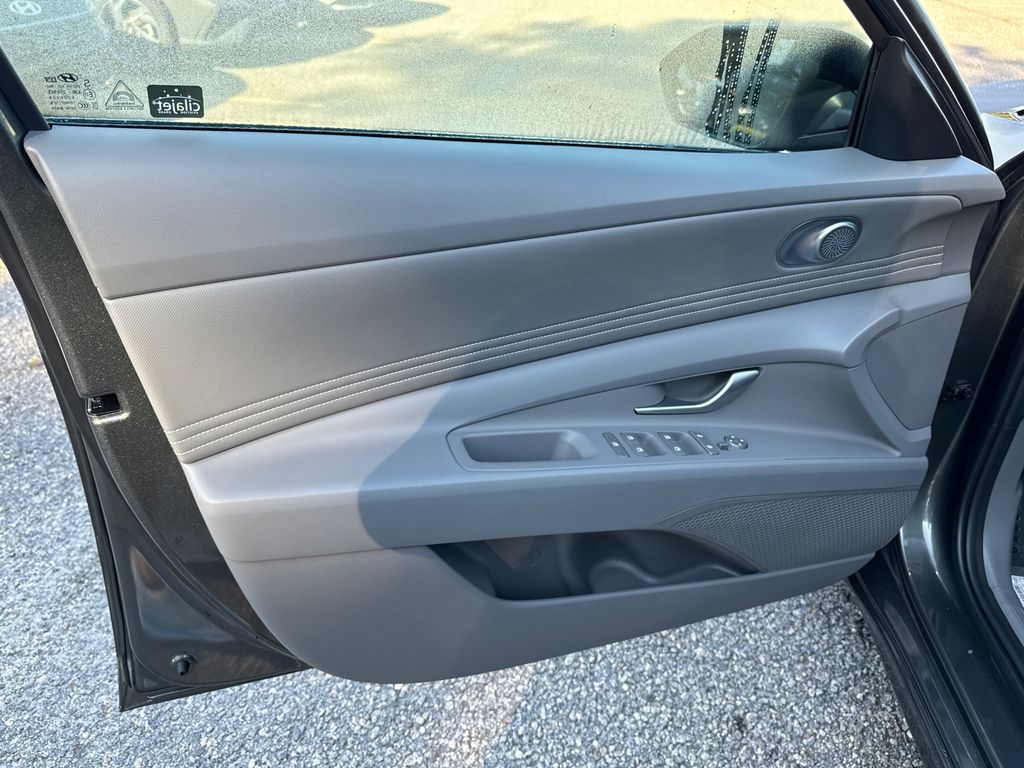 2025 Hyundai Elantra Hybrid SEL Sport photo 10