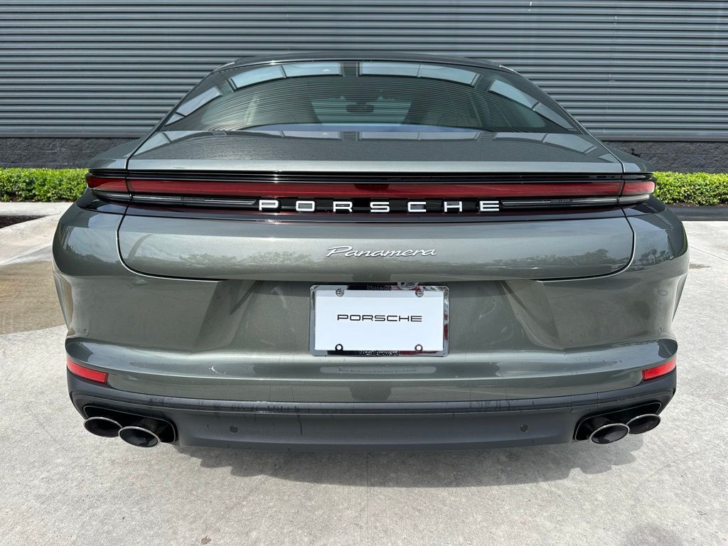 Thumbnail: 2026 Porsche Panamera - 12