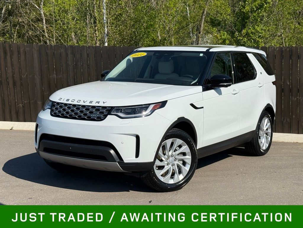 Fuji White 2024 Land Rover Discovery P300 S AWD SUV / Crossover All-Wheel Drive 8-Speed Automatic