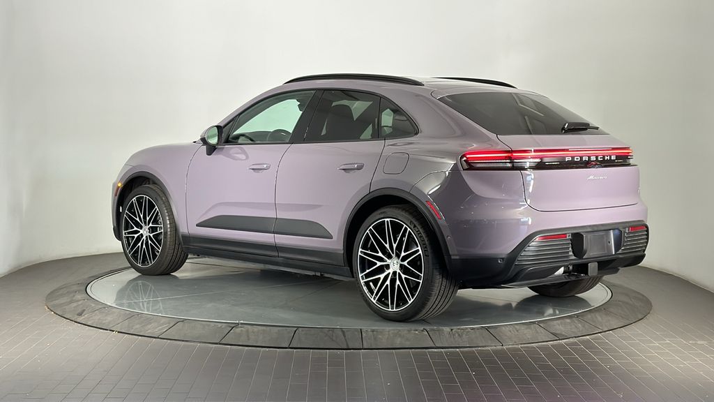 2024 Porsche Macan T 3