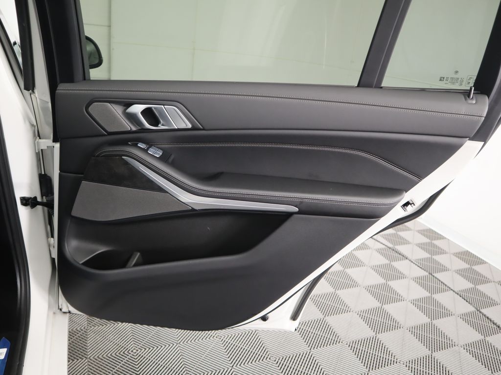 Thumbnail: 2023 BMW X7 - 29