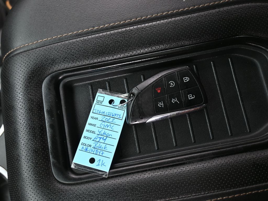 Used 2022 Onyx Black GMC AT4 image 23