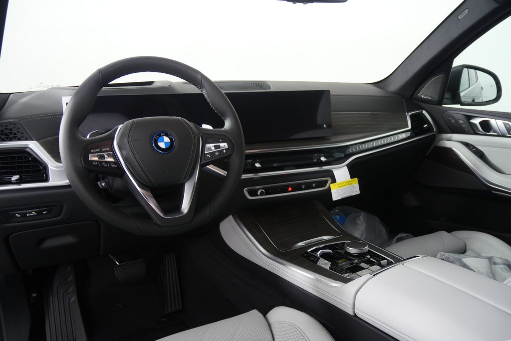 Thumbnail: 2026 BMW X5 - 18