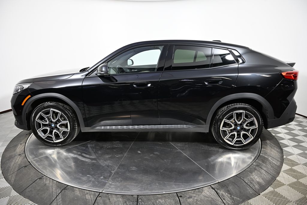 Thumbnail: 2025 BMW X2 - 2