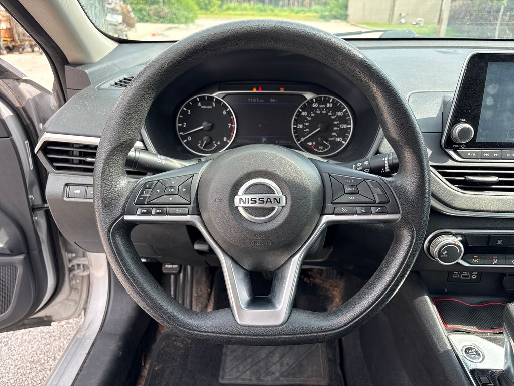 Used 2020 Silver Nissan 2.5 S image 16