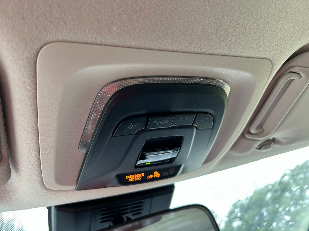 Thumbnail: 2025 Toyota Corolla - 26