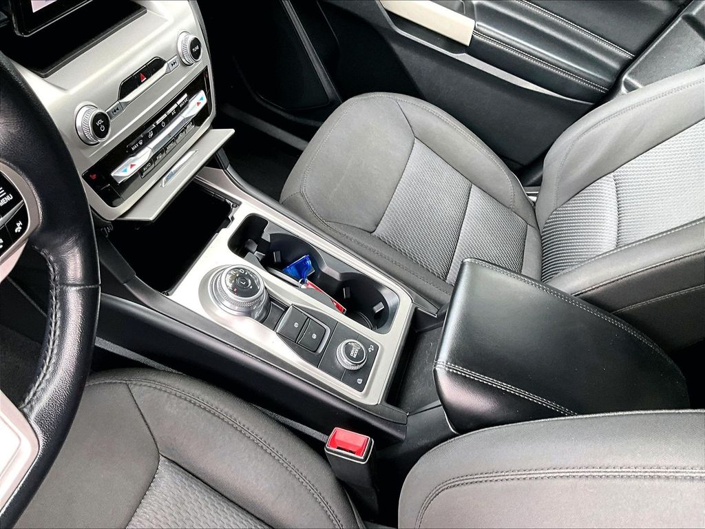 2022 Ford Explorer — photo 21