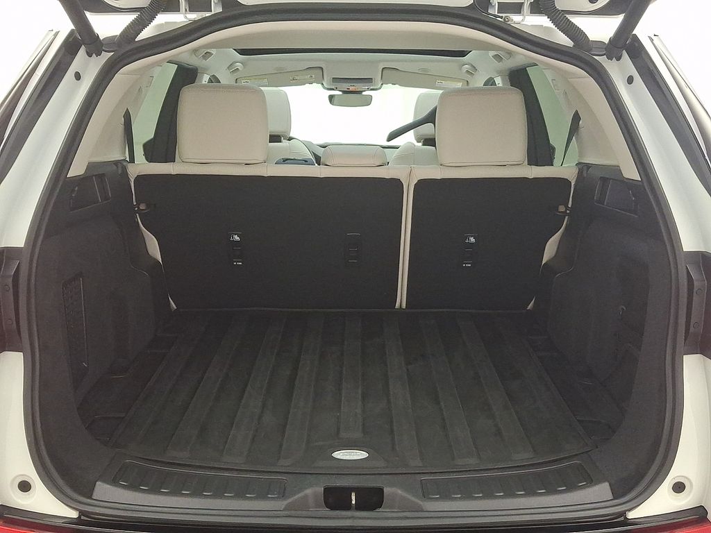 Thumbnail: 2025 Land Rover Discovery Sport - 30