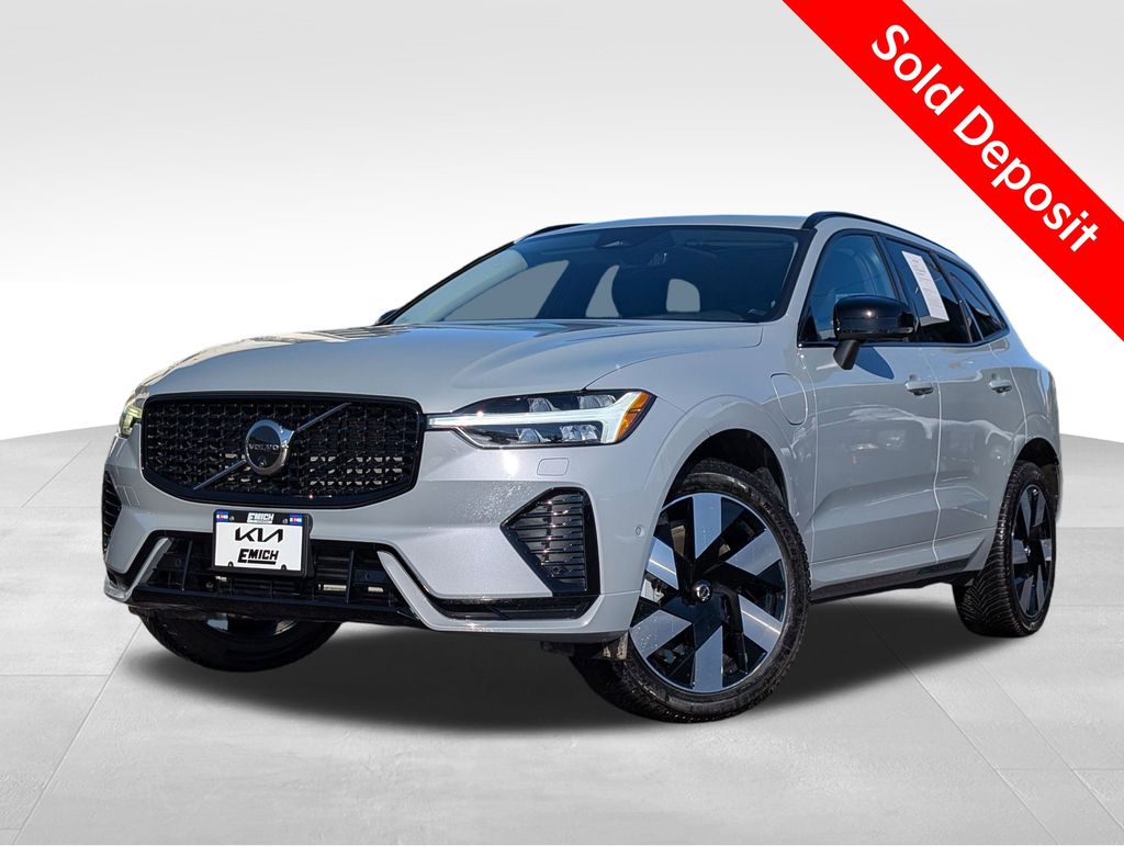 2024 Volvo XC60 Recharge T8 Plus Dark Theme eAWD