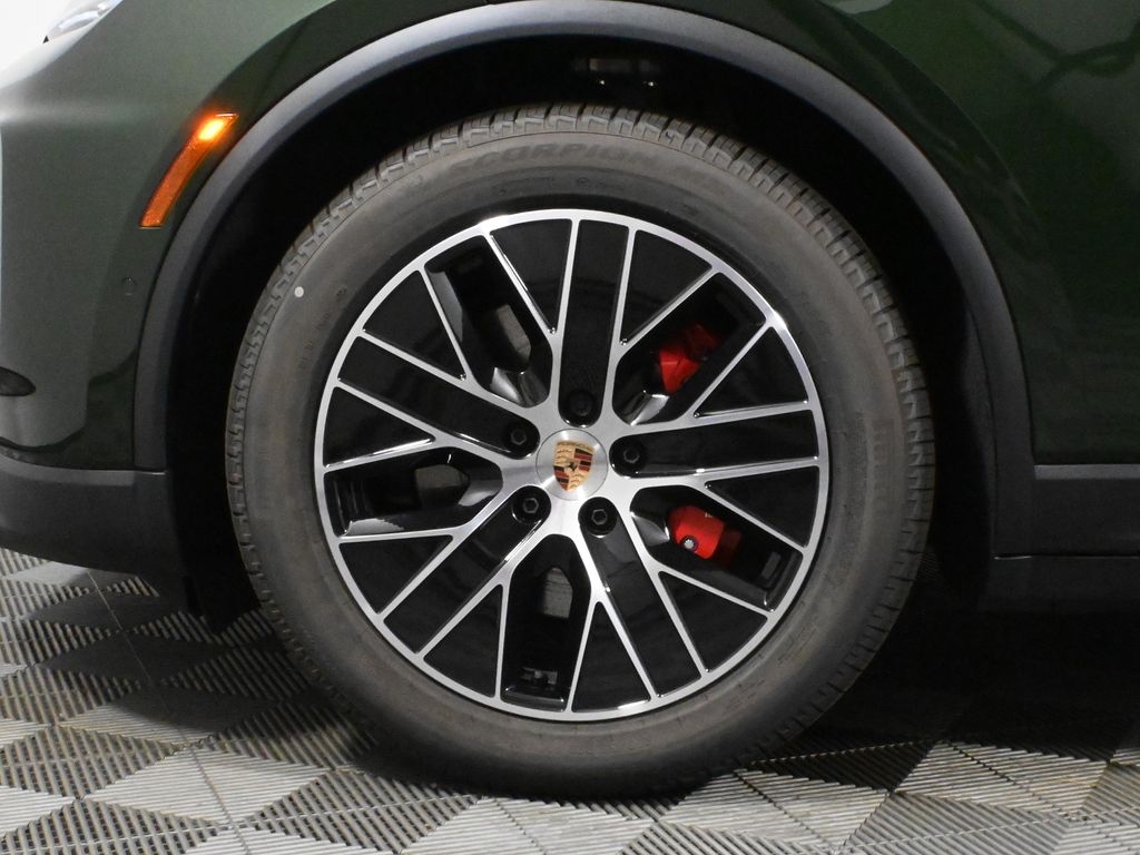 Thumbnail: 2025 Porsche Macan - 13