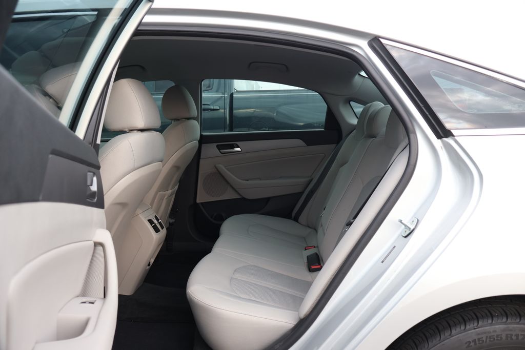 Thumbnail: 2019 Hyundai Sonata - 31