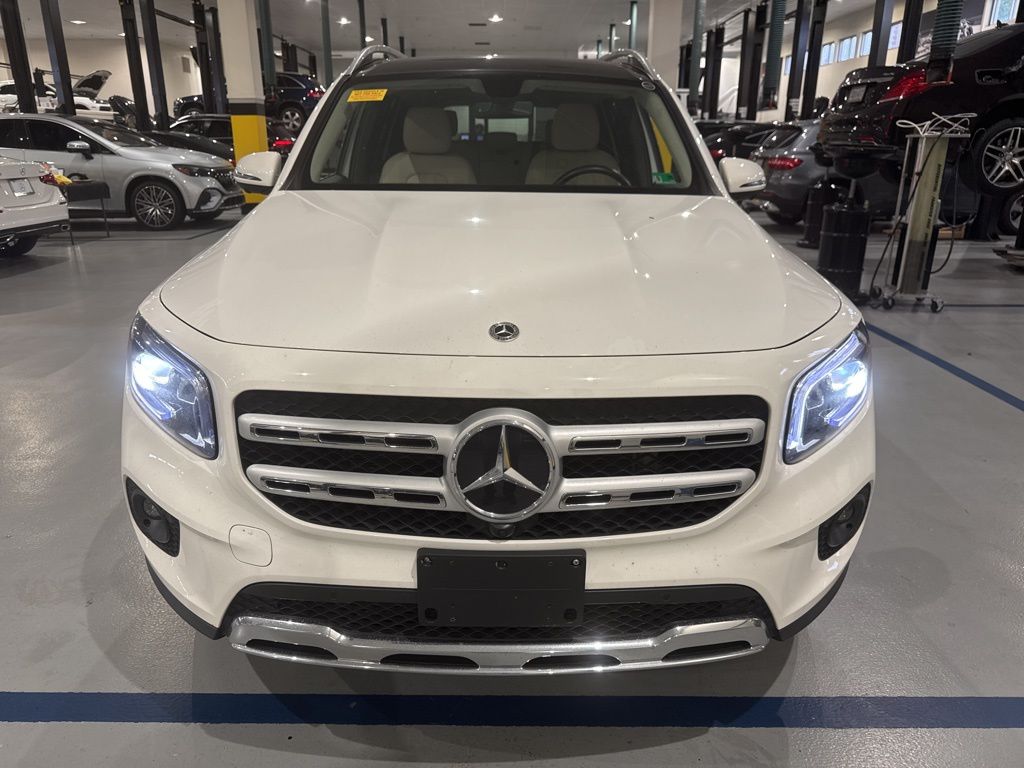 Thumbnail: 2023 Mercedes-Benz GLB - 2