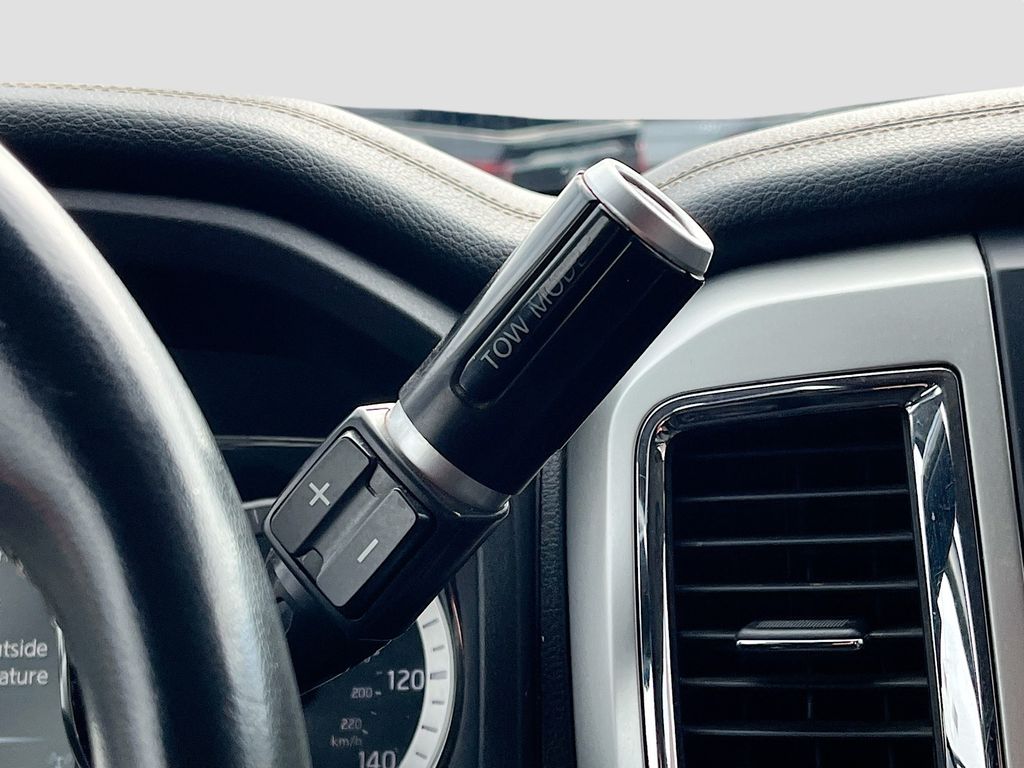 Used 2018 Magnetic Black Nissan PRO-4X image 17