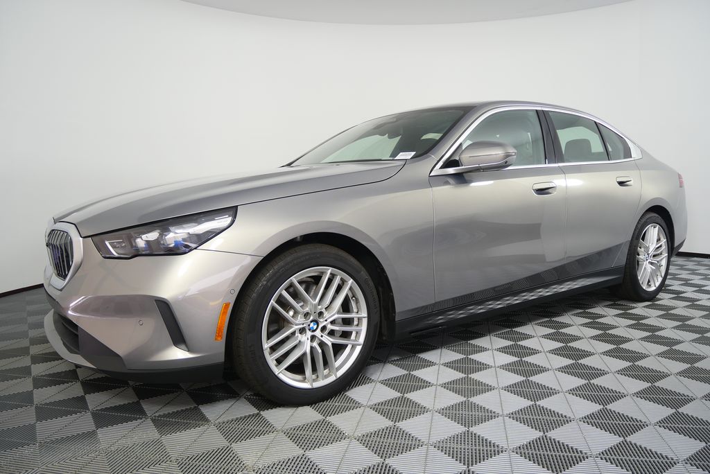 Thumbnail: 2024 BMW 5 Series - 8