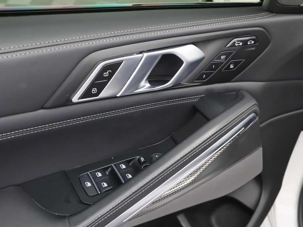 Thumbnail: 2023 BMW X6 - 24