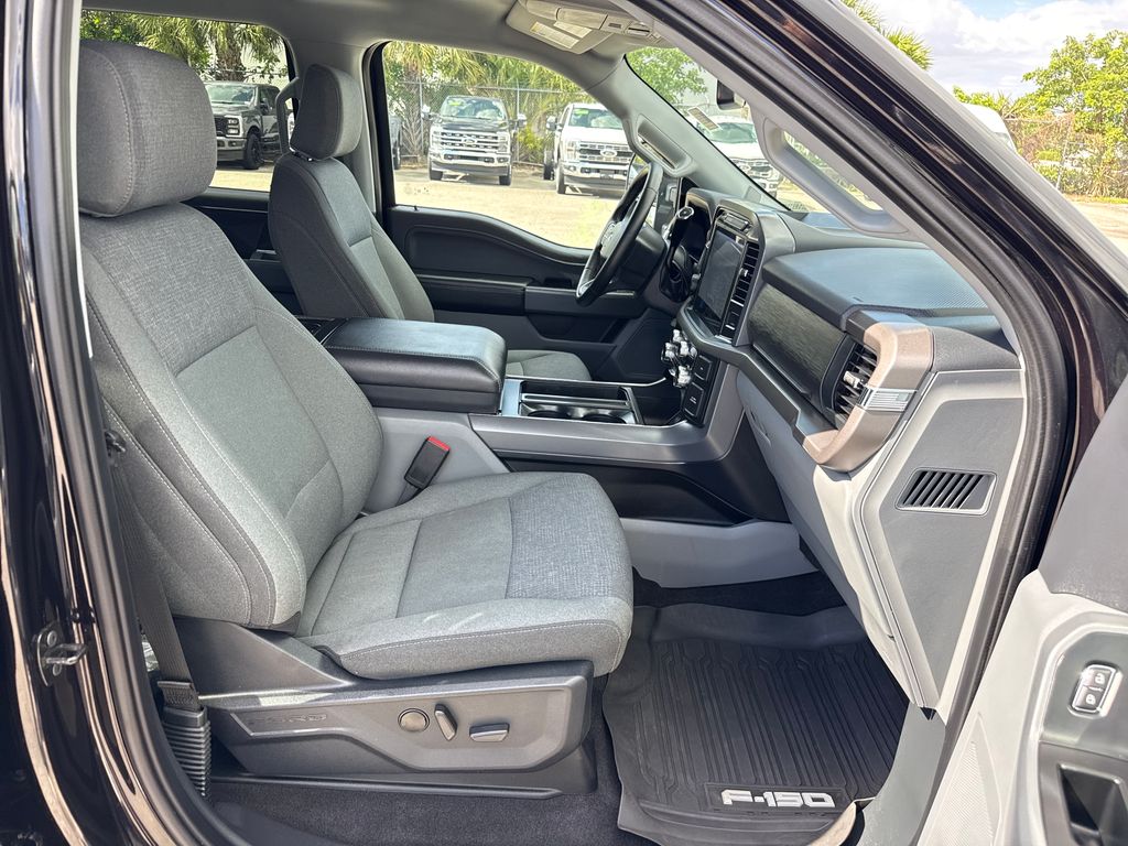 2025 Black Metallic Ford F-150 XLT RWD Truck
