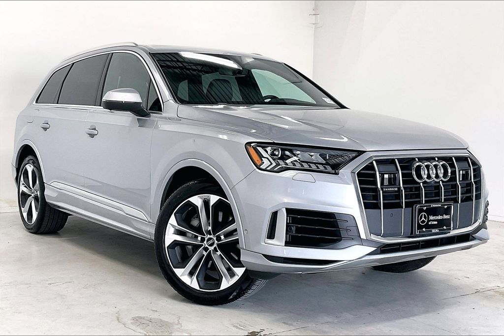 2022 Audi Q7 55 Premium Plus quattro Tiptronic's photo