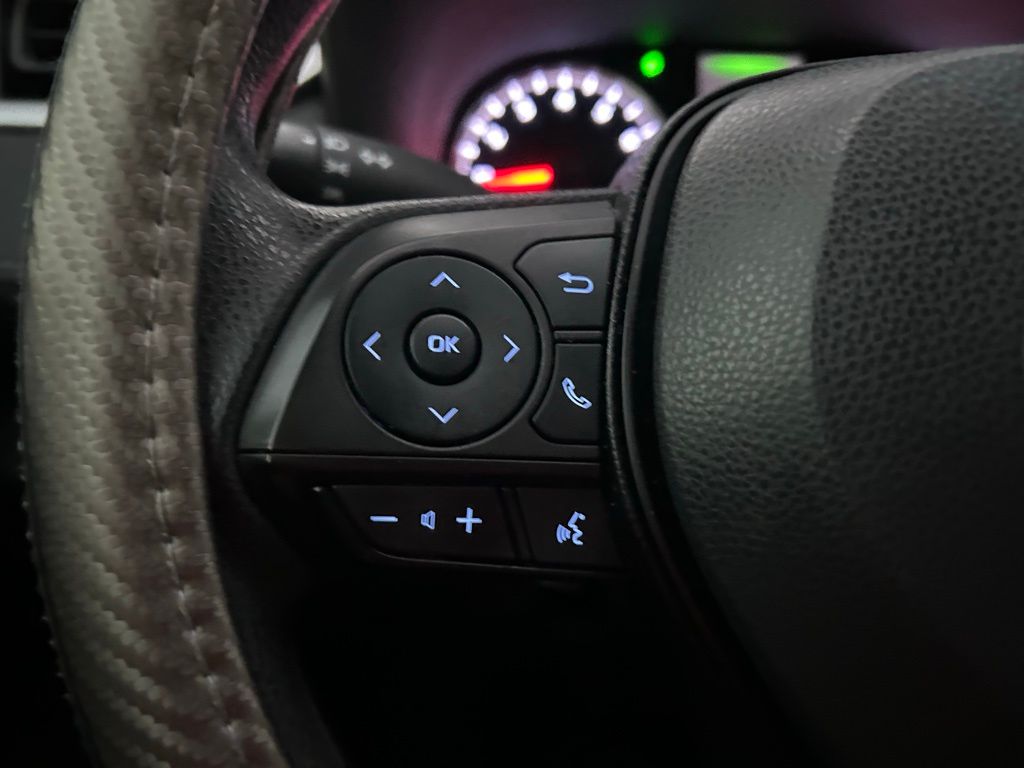 Thumbnail: 2022 Toyota RAV4 - 19