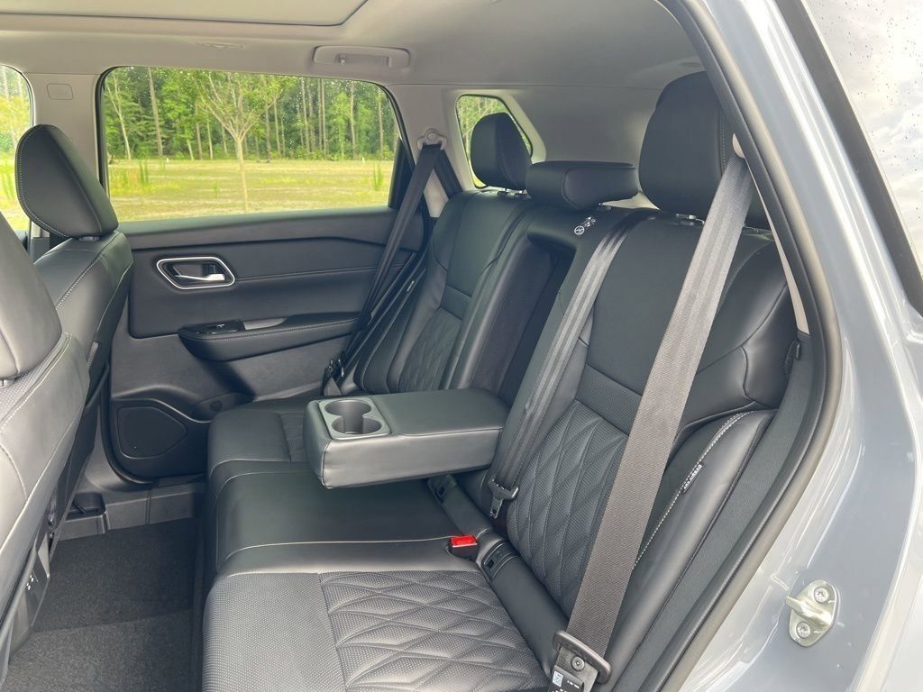 2025 Boulder Gray Pearl Nissan Rogue Platinum FWD SUV