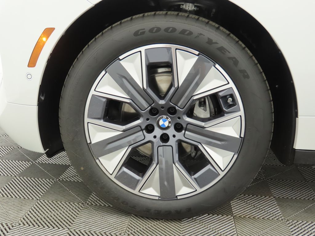 Thumbnail: 2026 BMW iX - 30