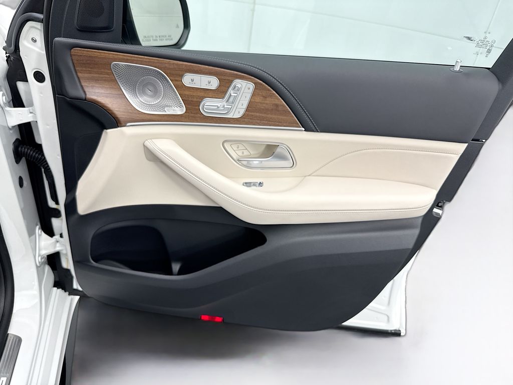 Thumbnail: 2026 Mercedes-Benz GLE - 25