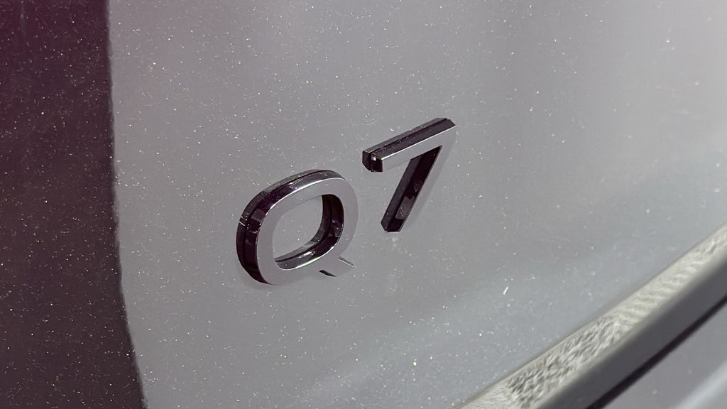 Thumbnail: 2025 Audi Q7 - 9