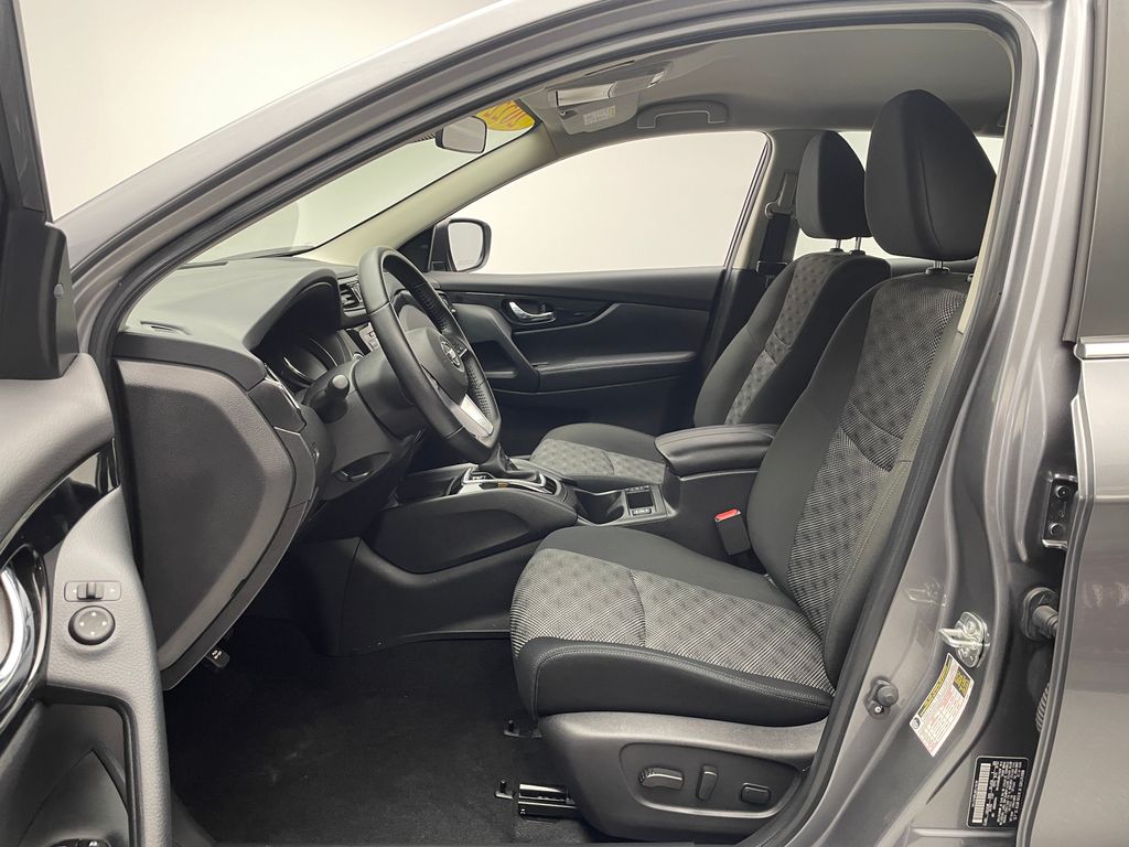 Thumbnail: 2022 Nissan Rogue Sport - 12