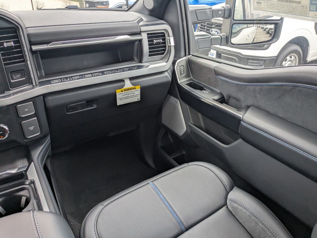 2025 Ford F-250 Super Duty Platinum