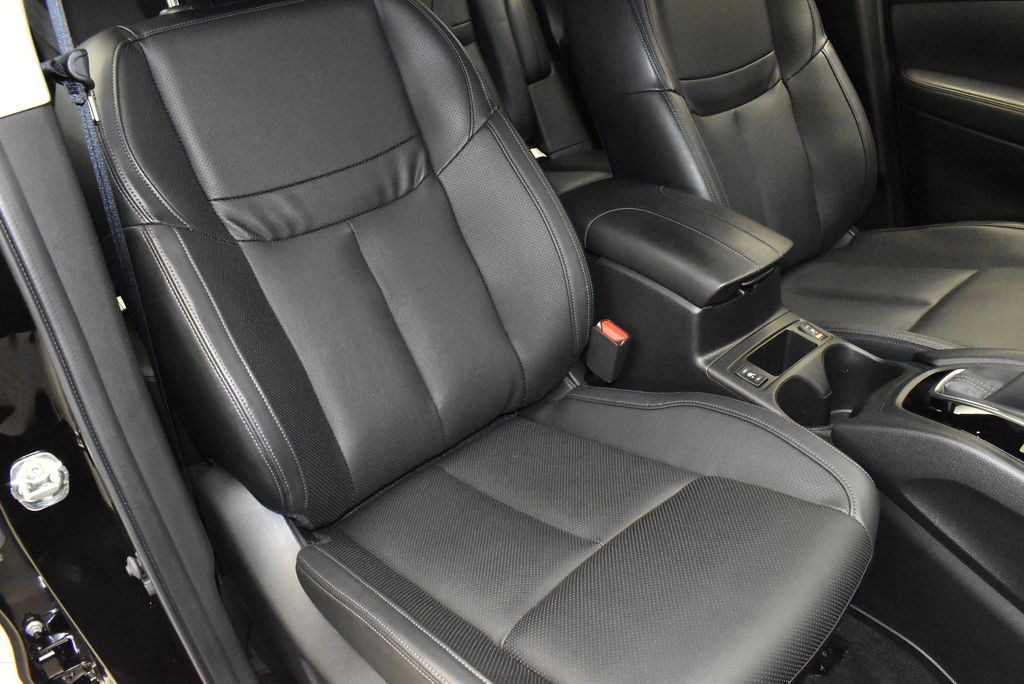 2022 Nissan Rogue Sport SL 29